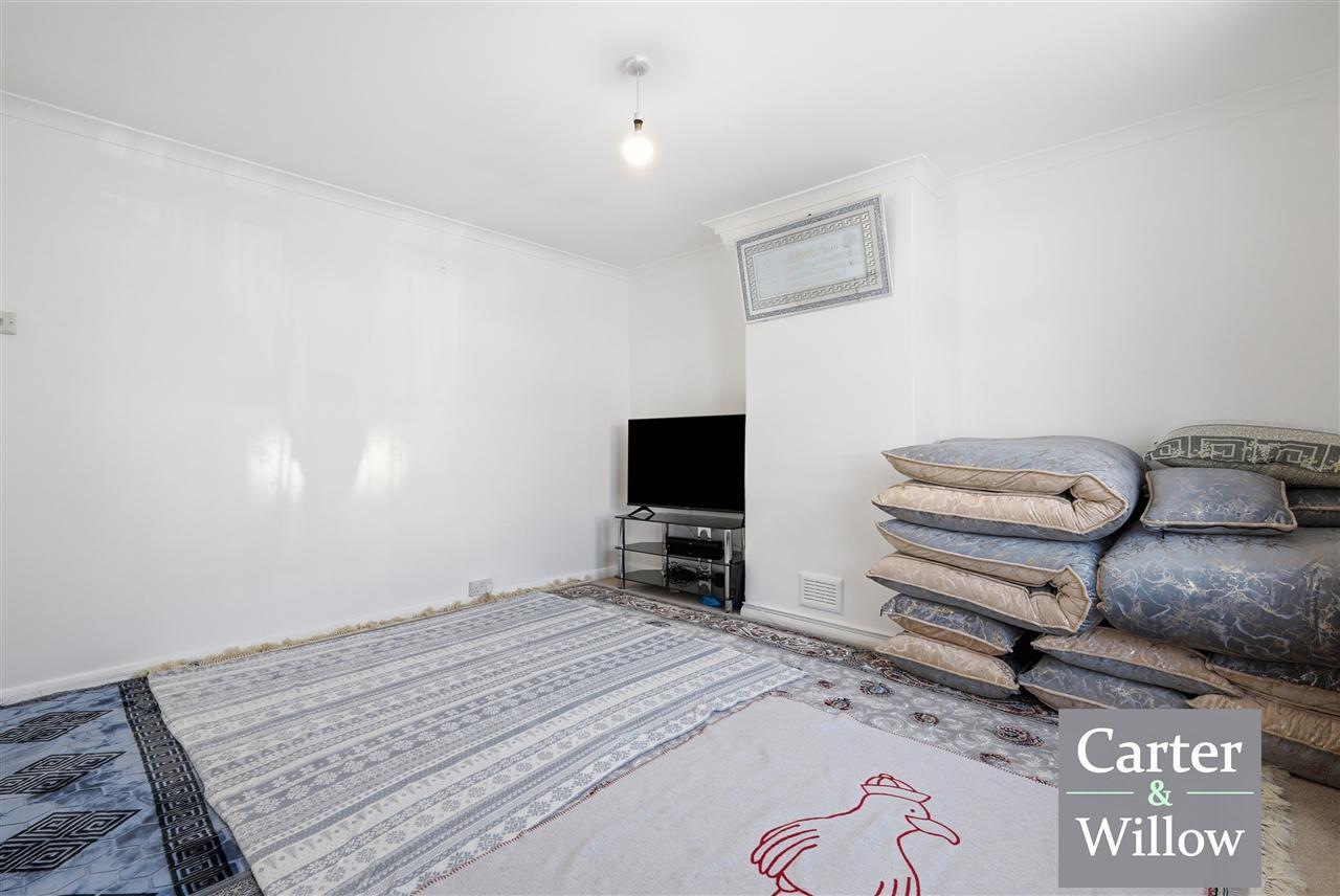 Hedingham Road, Dagenham, Essex Image 7