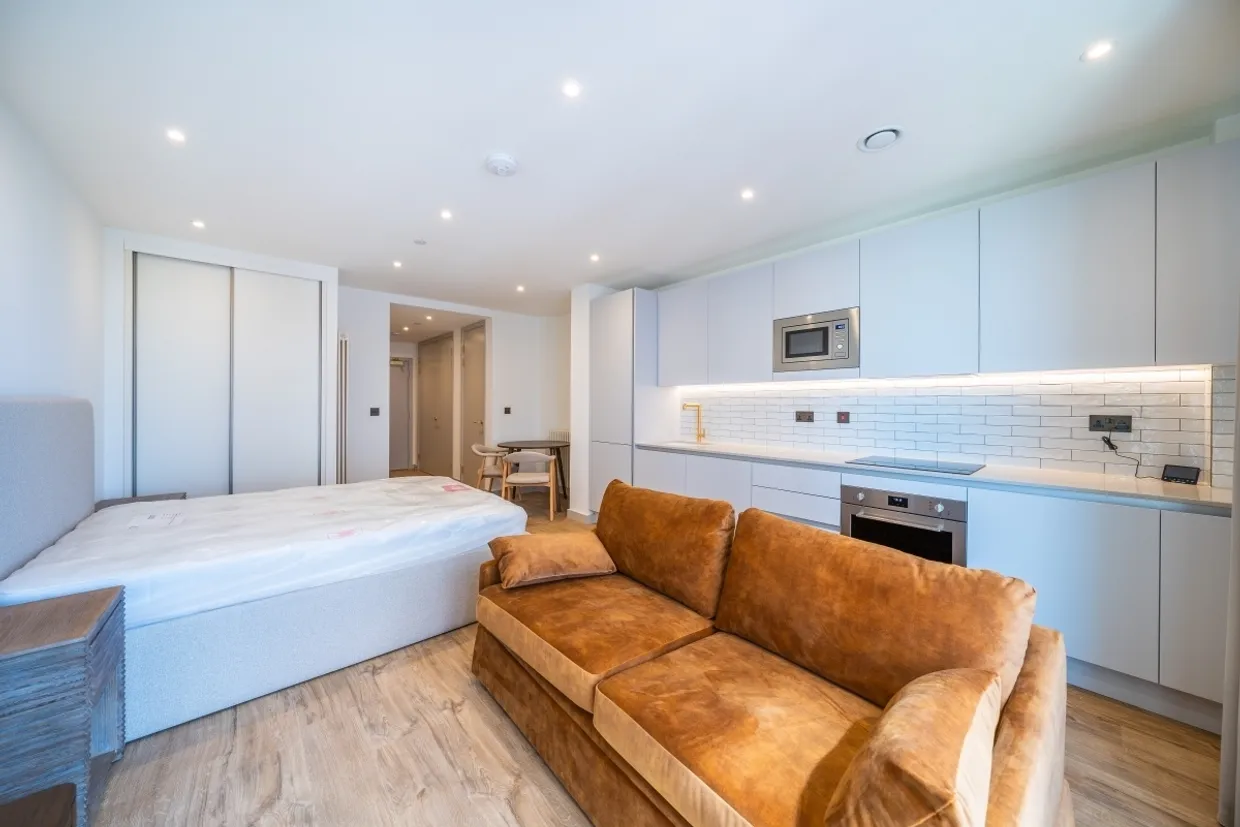 The Eades, 11 Selborne Road London E17 photo 2