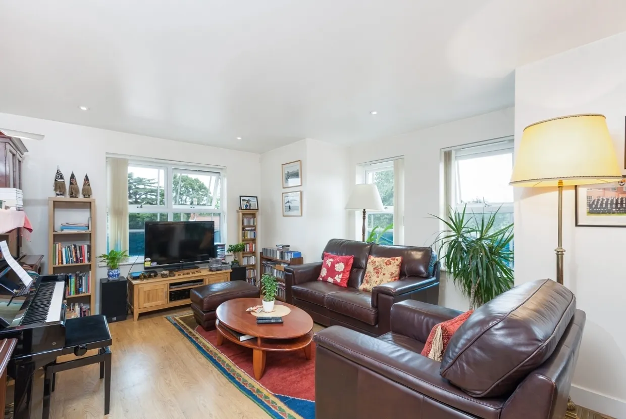 Dene House 79 Frances Road SL4 photo 2