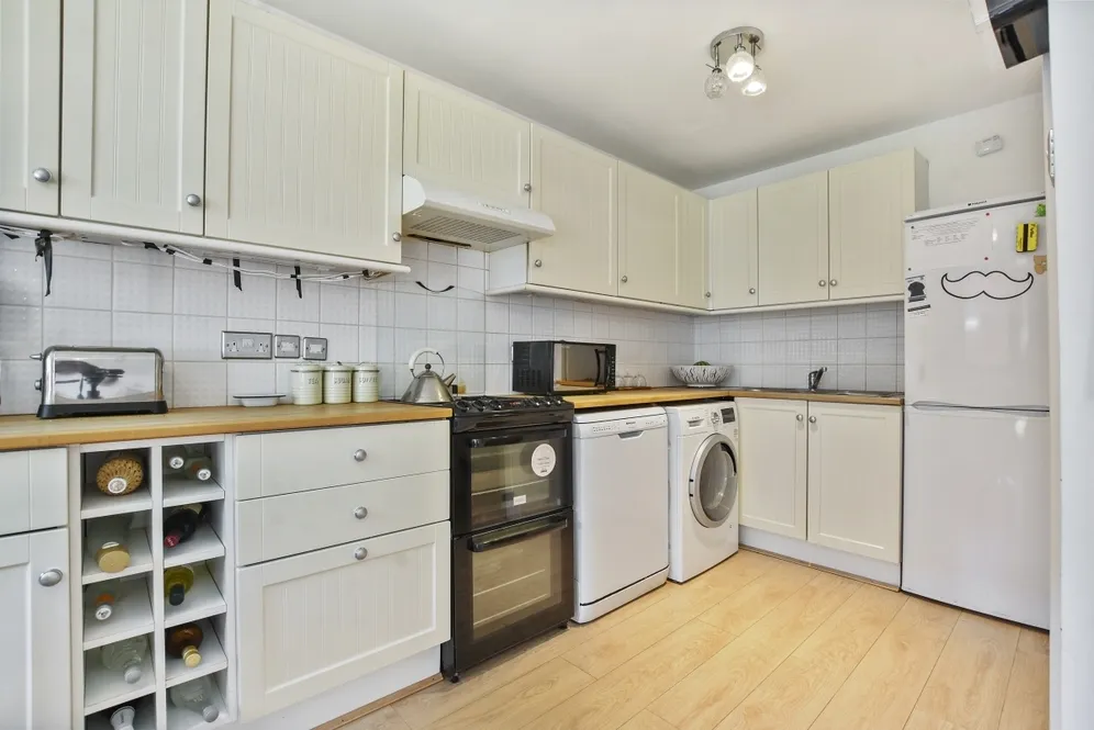 Worcester Mews, NW6 photo 3