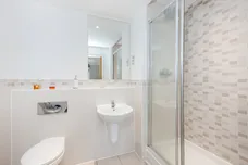 Dene House 79 Frances Road SL4 photo 8