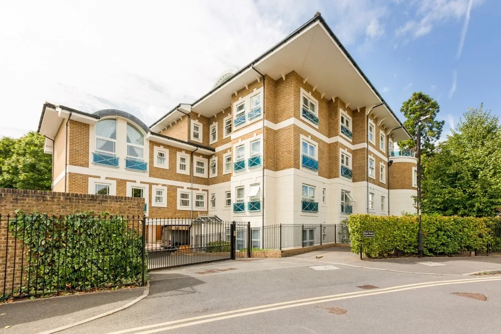 Dene House 79 Frances Road SL4 photo 10