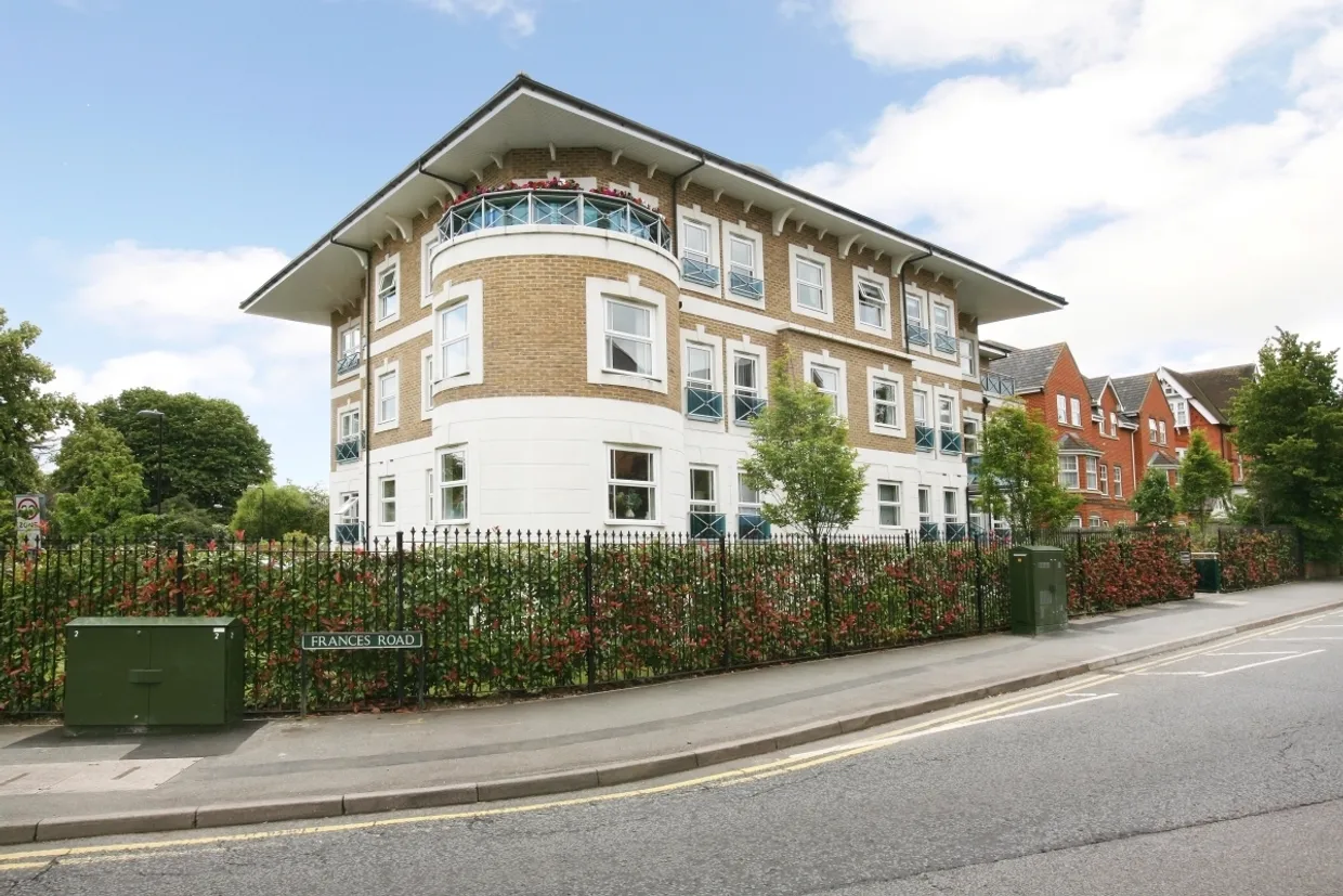 Dene House 79 Frances Road SL4 photo 13