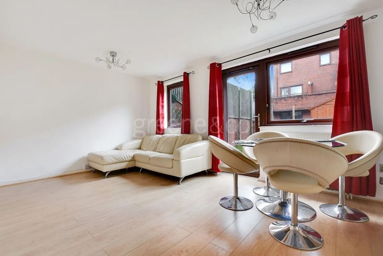Worcester Mews, NW6 photo 15