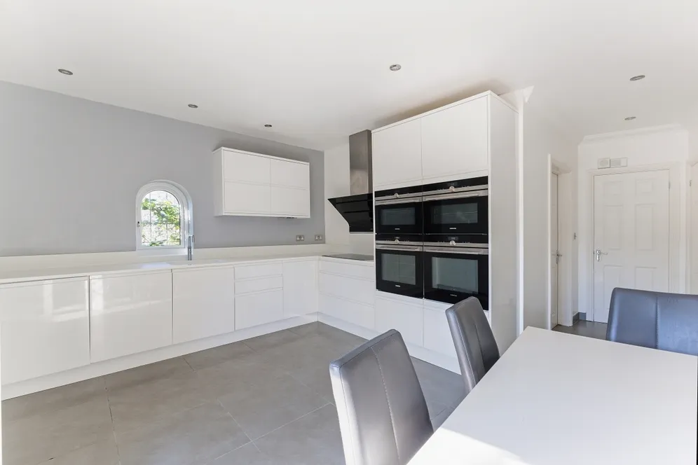 Gowrie Place Caterham CR3 photo 2