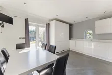 Gowrie Place Caterham CR3 photo 6