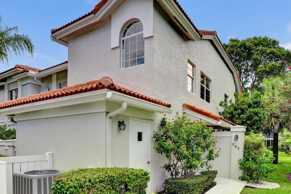 7669 Springwater Pl, Boynton Beach, FL 33437
