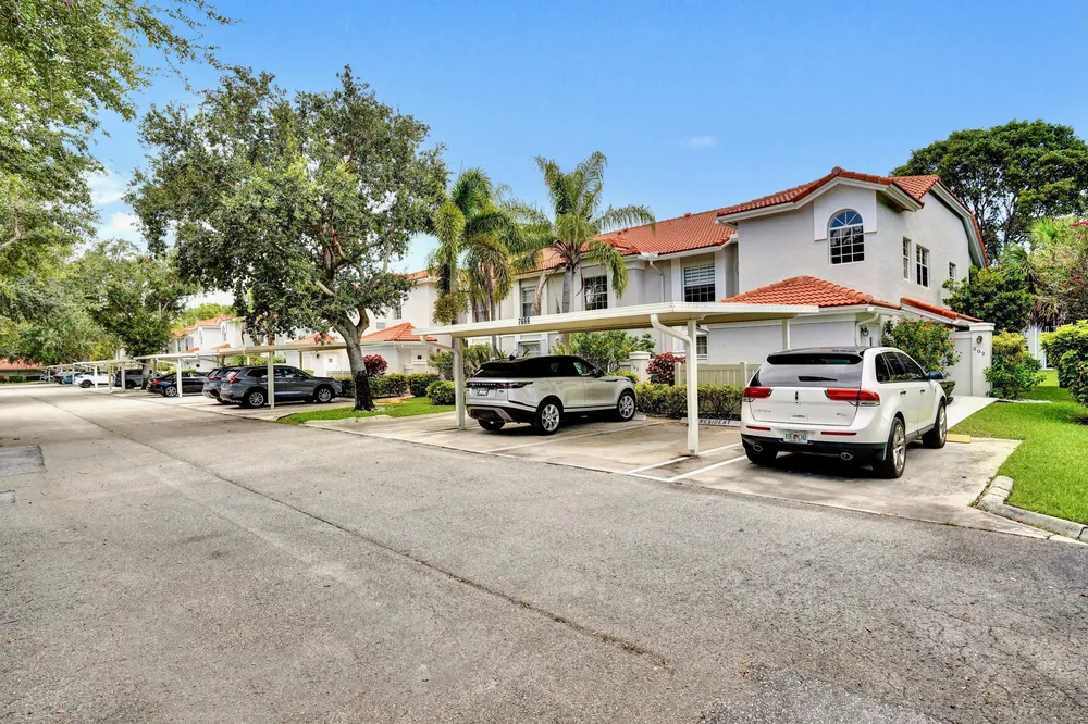 7669 Springwater Pl, Boynton Beach, FL 33437