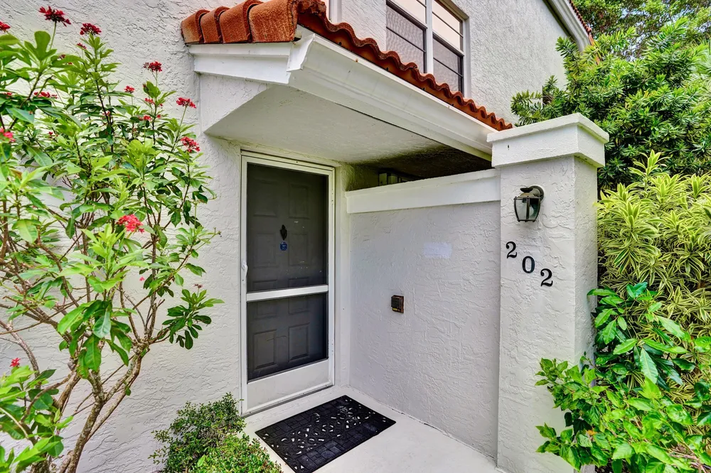 7669 Springwater Pl, Boynton Beach, FL 33437
