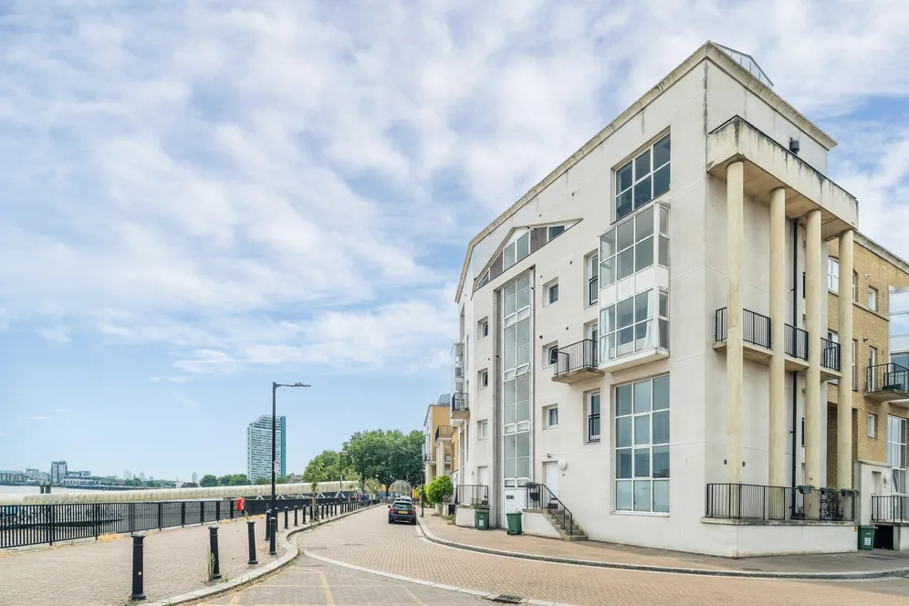 Princes Court, London, SE16 photo 3