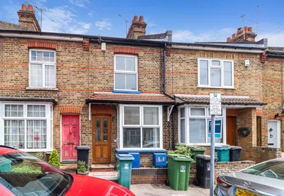 York Road, Watford, WD18