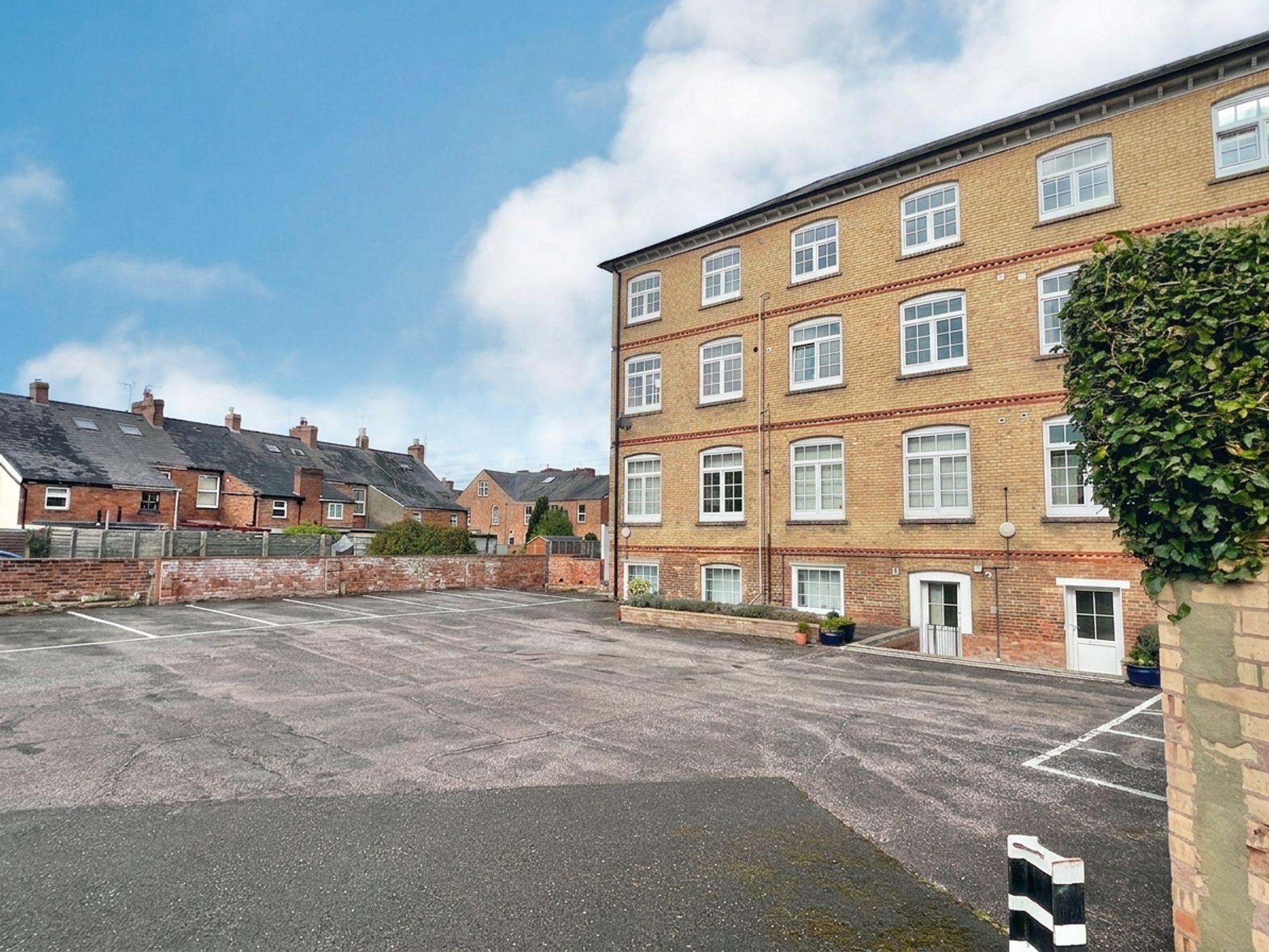 Chamberlain House, Richmond Road - NO onward chain! Image 20