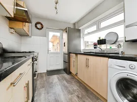 Maple Drive, Moulsham Lodge, Chelmsford thumb 3