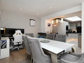 Belvedere Close, Danbury, Chelmsford thumb 3