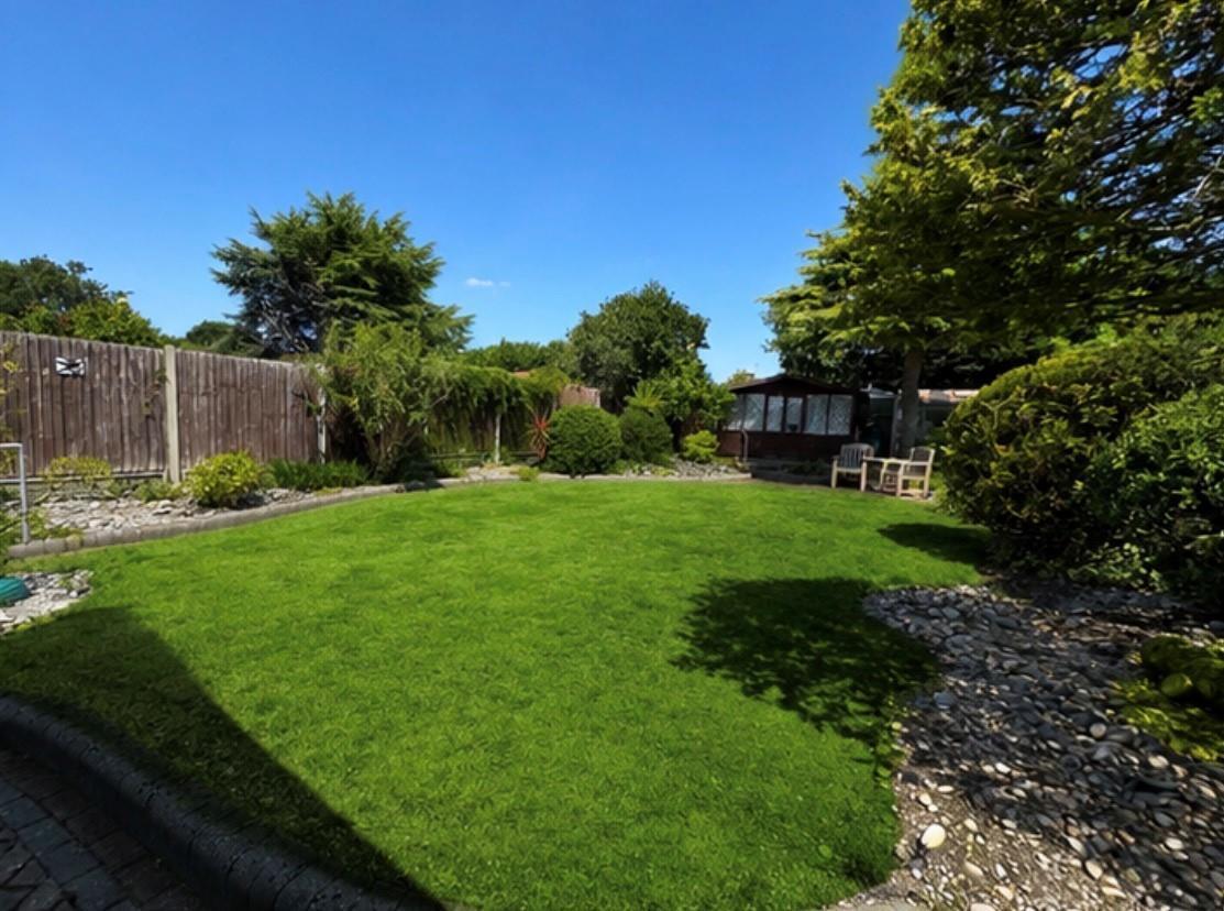 Nobles Green Close, Eastwood Leigh-On-Sea Image 2
