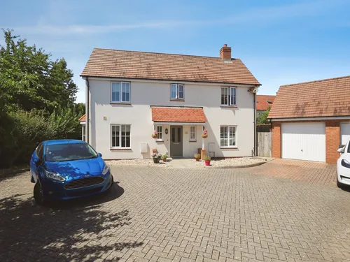 Solent Crescent, Hailshamphoto