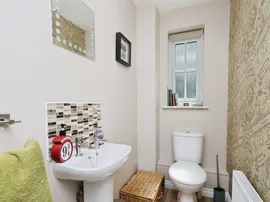 Solent Crescent, Hailsham thumb 2
