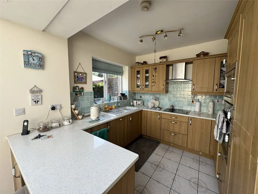 Property carousel item 4