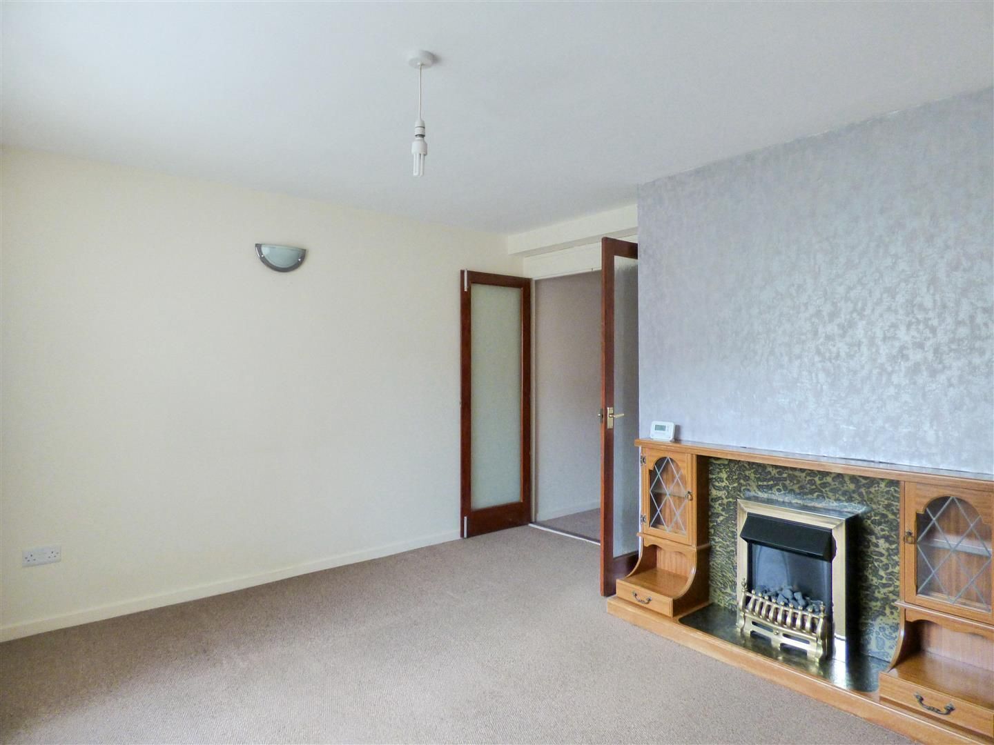 Iveagh Close, Measham, Swadlincote Image 5