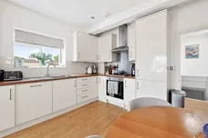 Highlands Avenue, London