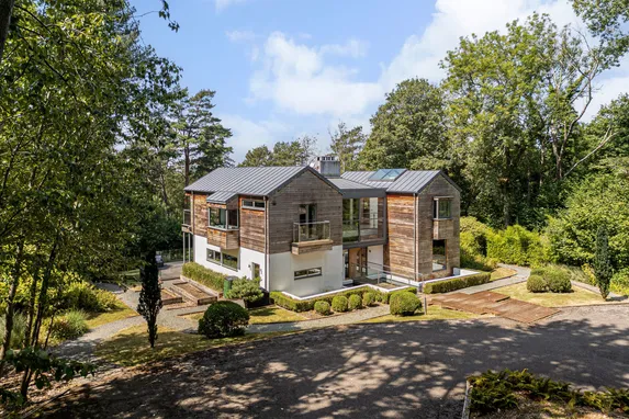 Vann Lake Road, Ockley, RH5