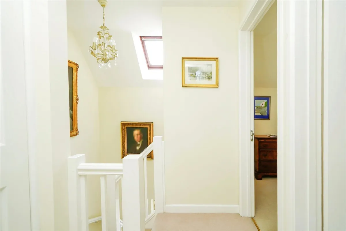 Sylvester Close, Burford, Oxfordshire, OX18