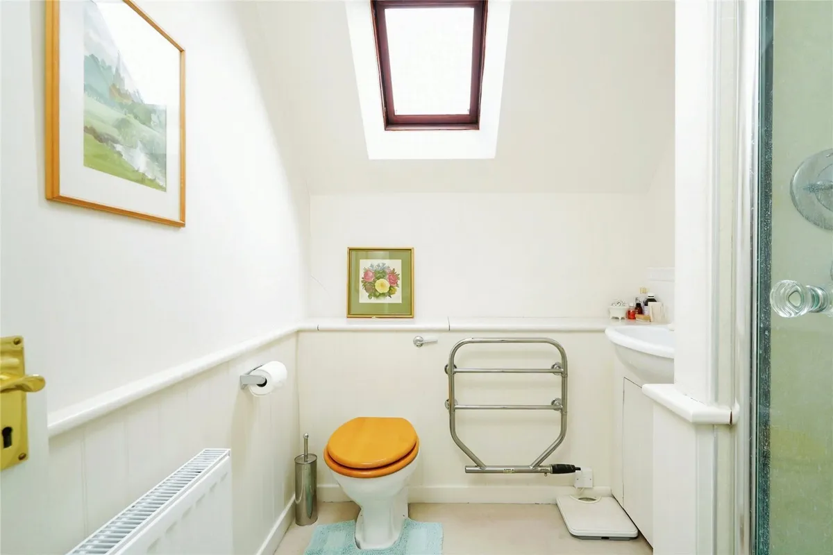 Sylvester Close, Burford, Oxfordshire, OX18