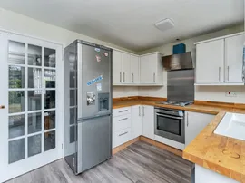 Griffin Close, Chester thumb 2