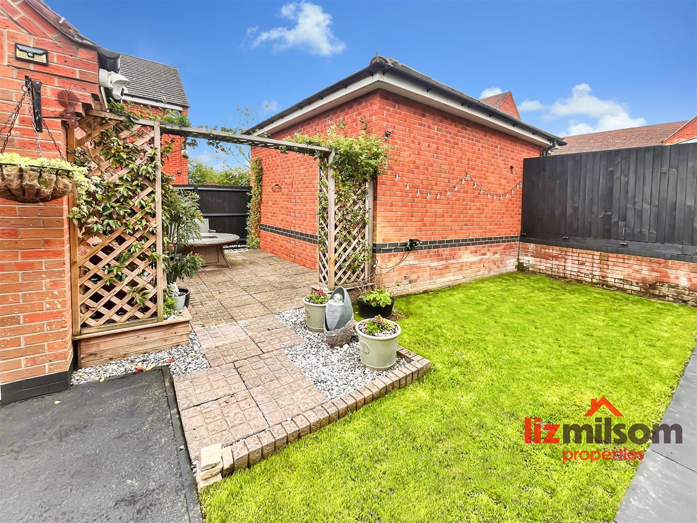 Stirling Close, Church Gresley, Swadlincote Image 24