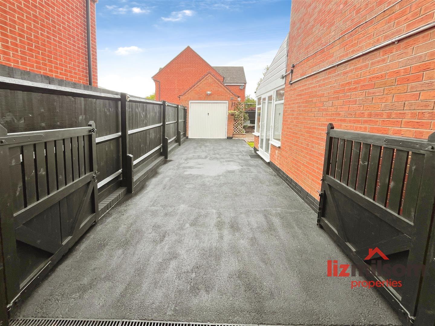 Stirling Close, Church Gresley, Swadlincote Image 26