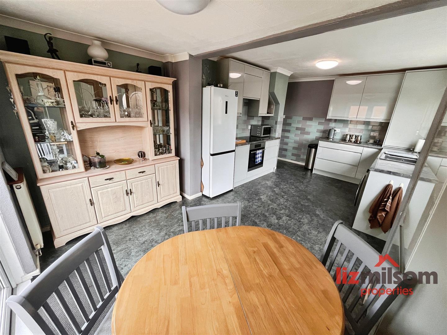 Oldfield Drive, Swadlincote Image 3