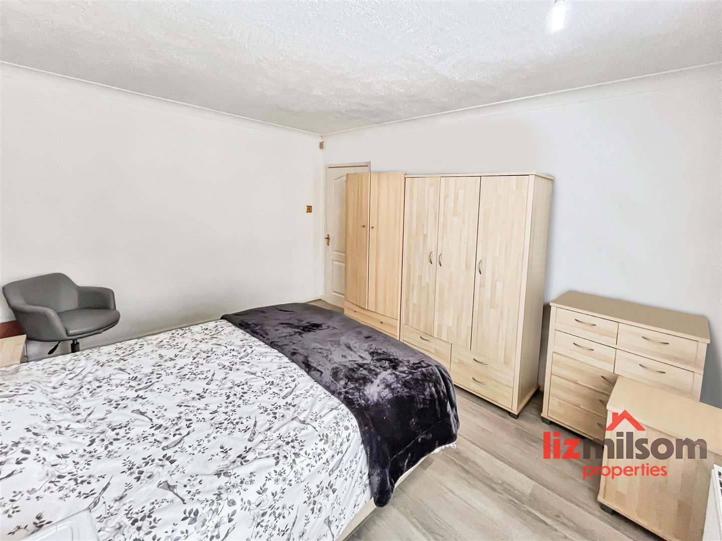 Oldfield Drive, Swadlincote Image 9
