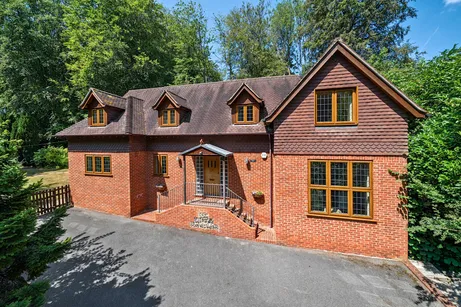 Medstead Road, Beech, GU34