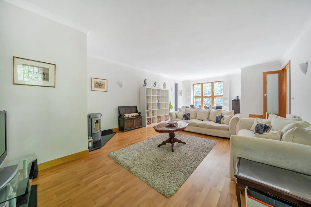 Medstead Road, Beech, GU34 photo 3