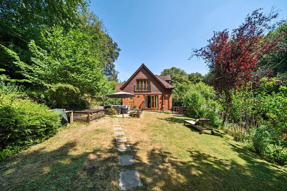 Medstead Road, Beech, GU34 photo 7