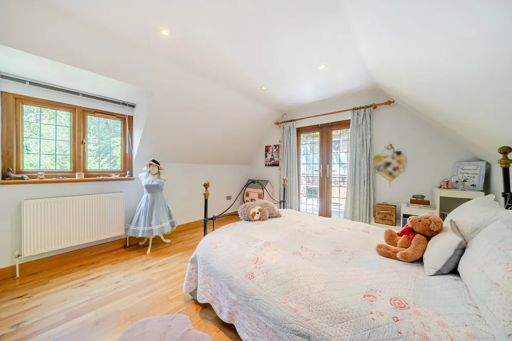 Medstead Road, Beech, GU34 photo 8
