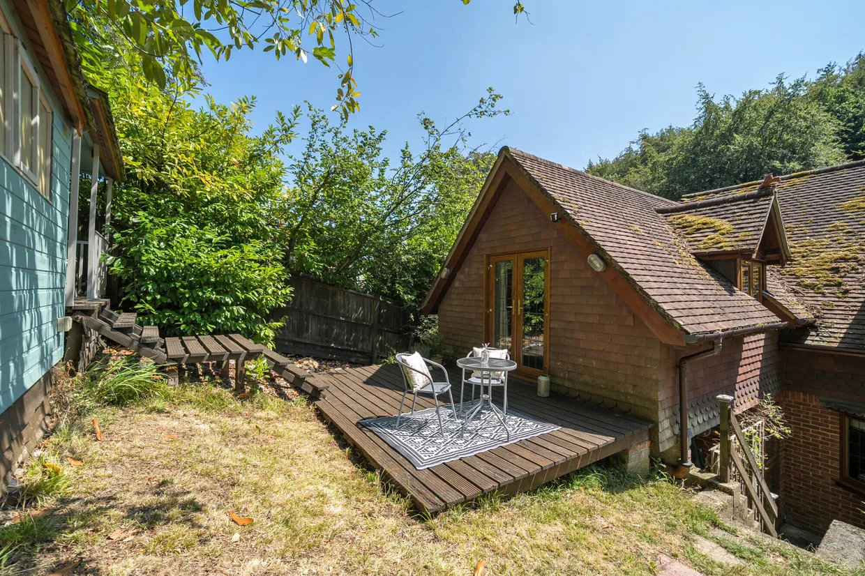 Medstead Road, Beech, GU34 photo 9