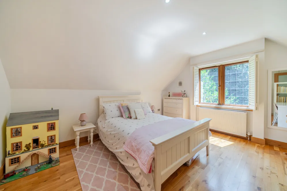 Medstead Road, Beech, GU34 photo 11