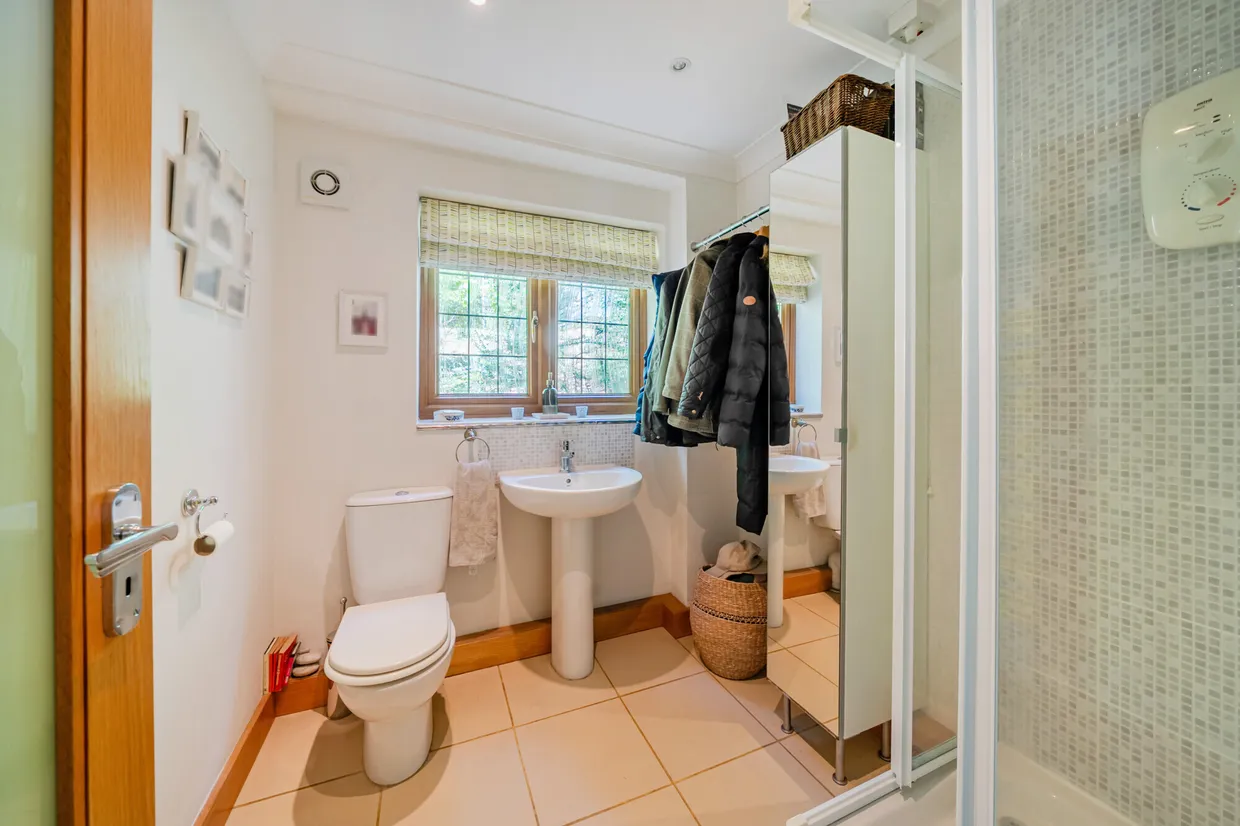 Medstead Road, Beech, GU34 photo 18