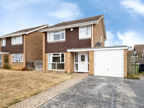 Marlow Drive, Newport Pagnellphoto