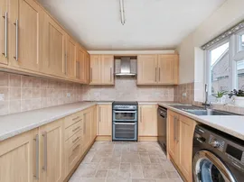 Marlow Drive, Newport Pagnell thumb 3
