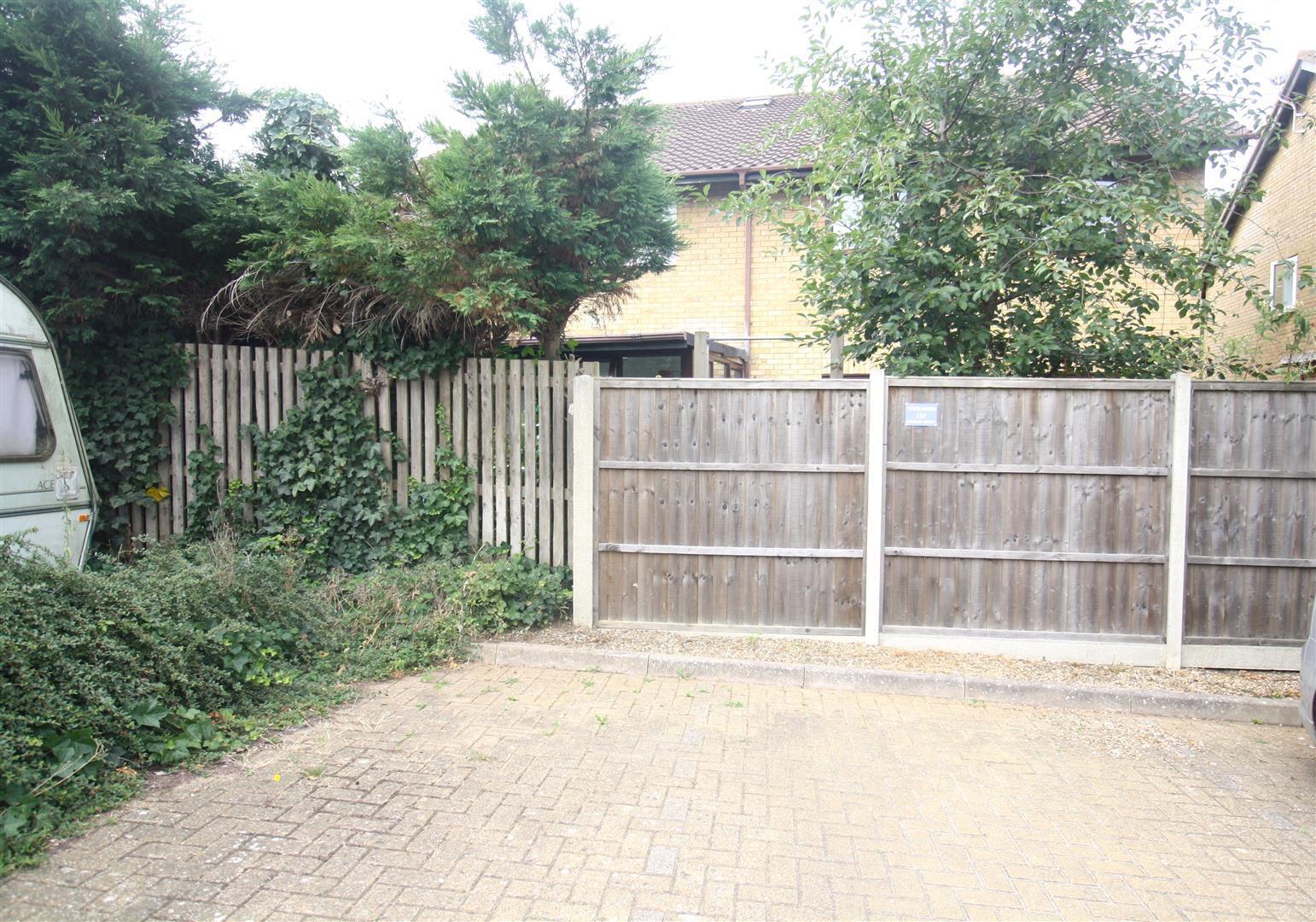 Studley Knapp, Walnut Tree, Milton Keynes Image 16