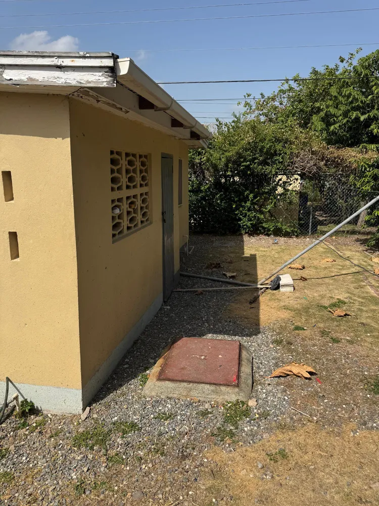 CARANATION WAY,   MONA KI Kingston  St. Andrew