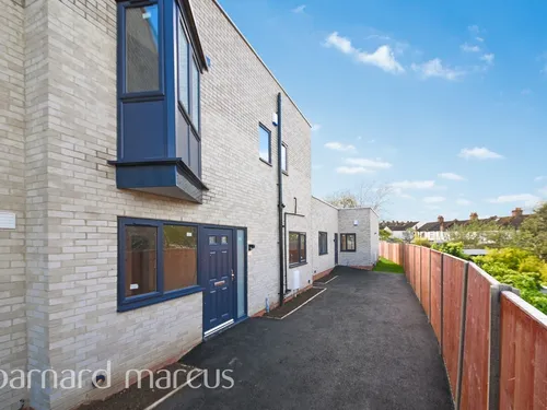 Hythe Road, Thornton Heathphoto