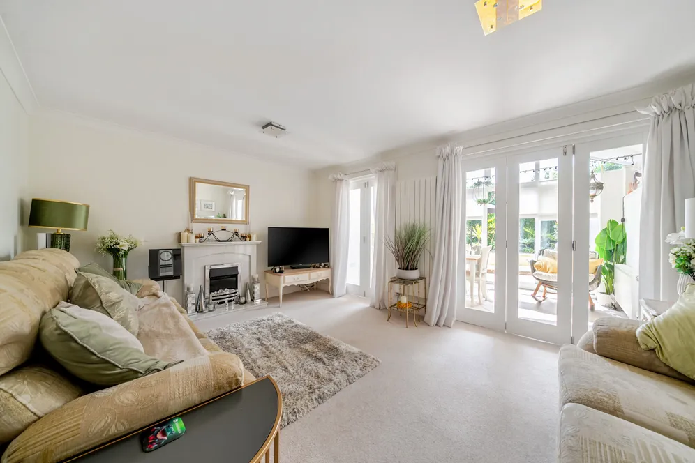 Wallis Gardens, Newbury, RG14 photo 2
