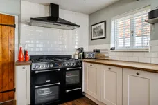 Charnham Street, Hungerford, RG17 photo 6