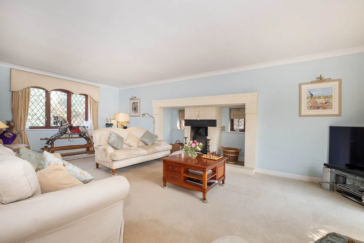 Beechwood Grove, Surbiton, KT6 photo 2