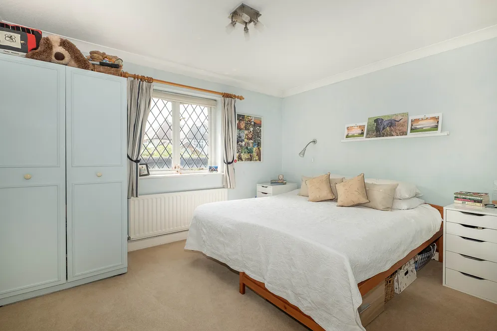 Beechwood Grove, Surbiton, KT6 photo 15