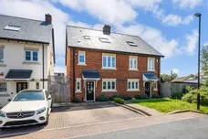 Elmore Drive, Harrow, HA3 photo 3