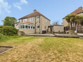 Ashburn Grove, Baildon, SHIPLEY thumb 3